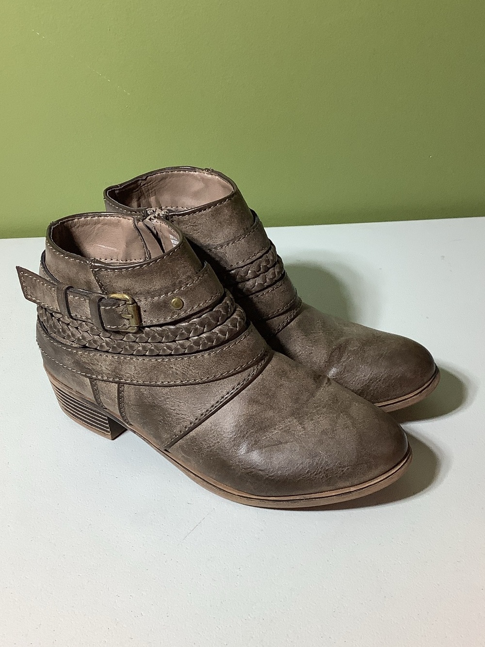 Sugar Tiktock brown booties, size 7